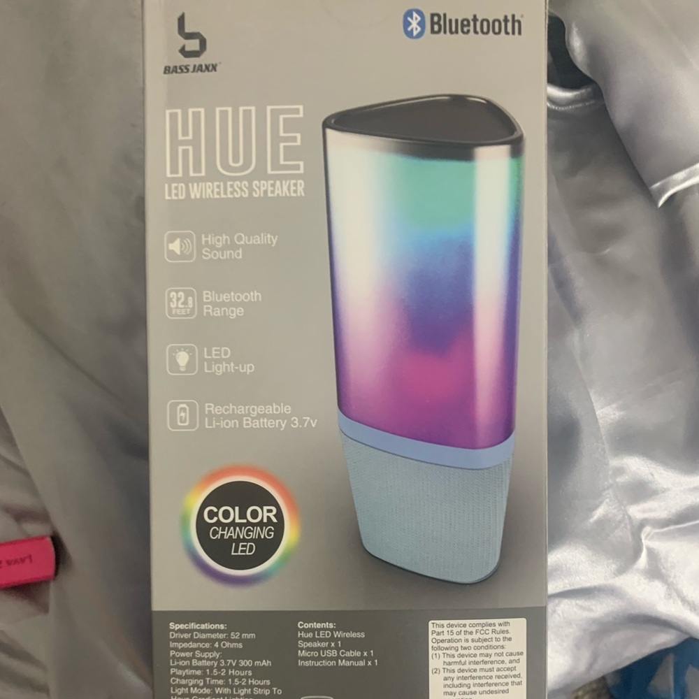 NIB* HUE color change Bluetooth speaker